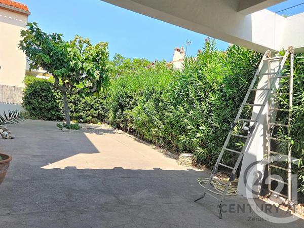 Maison à vendre  6 pièces - 142 m 2   LE BARCARES  - 66