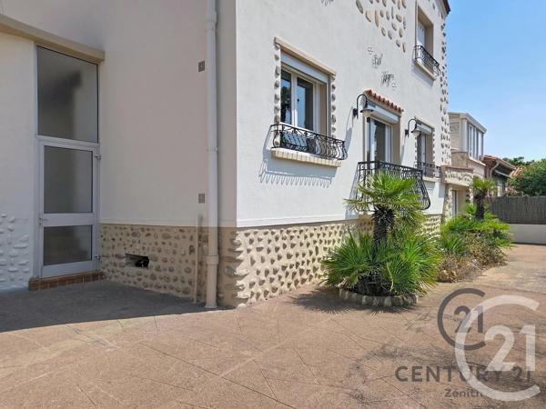Maison à vendre  6 pièces - 142 m 2   LE BARCARES  - 66