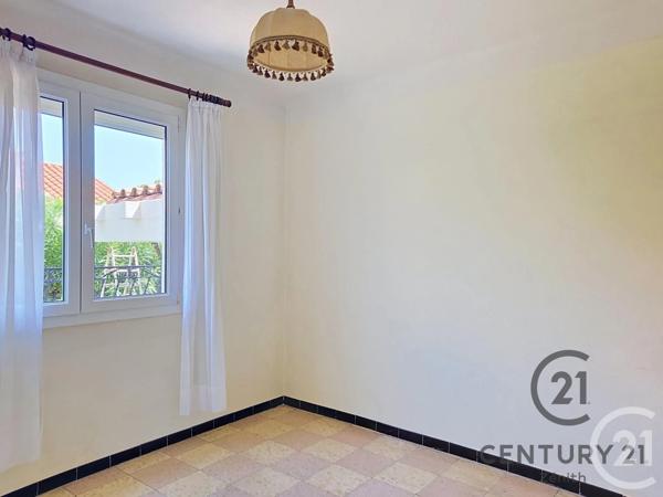 Maison à vendre  6 pièces - 142 m 2   LE BARCARES  - 66