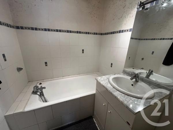 Maison à vendre  3 pièces - 61,11 m 2   TOURNAY  - 65