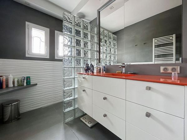 Maison a vendre a Landemont, trois chambres, un bureau, garage, terrain clos