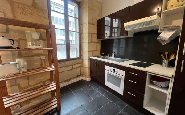 Appartement à louer    4 pièces • 75,84 m2 Bordeaux