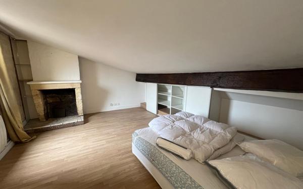 Appartement à louer    4 pièces • 75,84 m2 Bordeaux