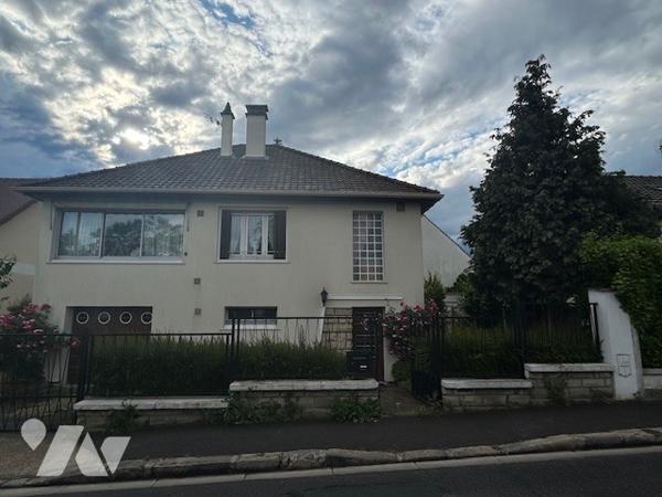 Une maison à usage d'habitation située à CORMEILLES-EN-PARISIS (95240).