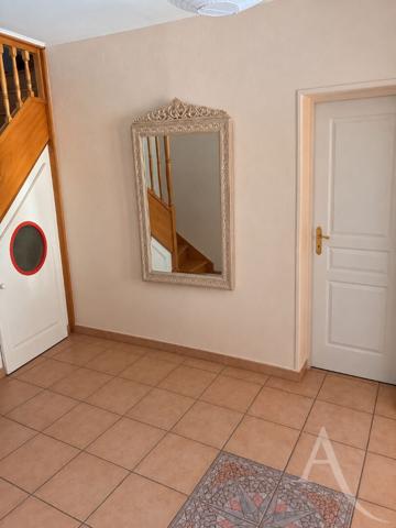 Maison individuelle Atypique 180m² Vue montagnes Terrain de 7 000 m²