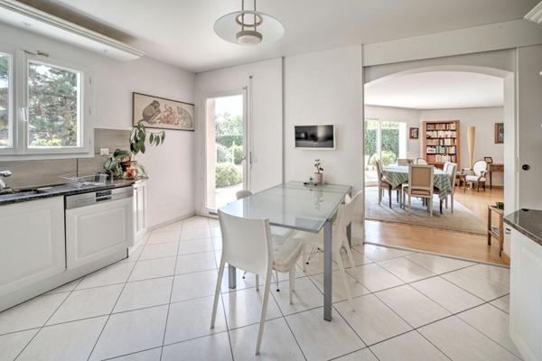 ? Villa d'Exception à Prévessin-Moëns