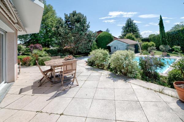 ? Villa d'Exception à Prévessin-Moëns