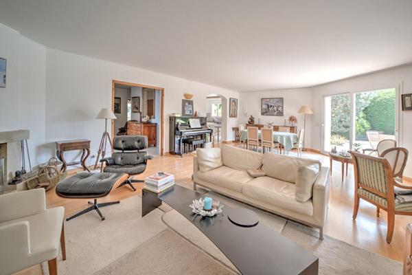 ? Villa d'Exception à Prévessin-Moëns