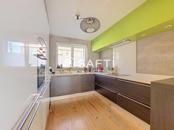 Maison semi-individuelle, avec garage de 50m², à proximité de toutes commodités