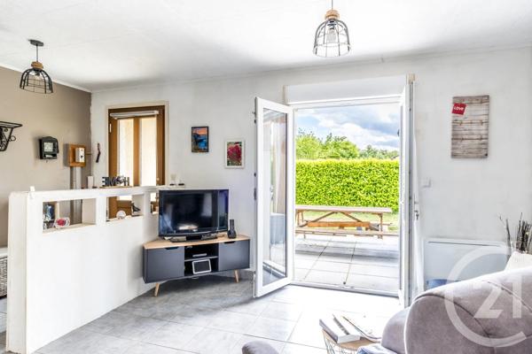 Maison à vendre  5 pièces - 84,22 m 2   AMBERIEUX EN DOMBES  - 01