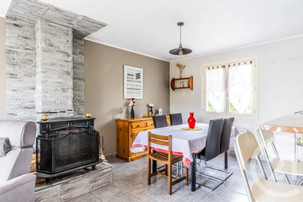 Maison à vendre  5 pièces - 84,22 m 2   AMBERIEUX EN DOMBES  - 01