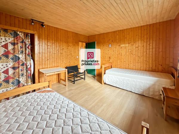 Propriété 4 logements - 17 hectares - piscine et dépendances