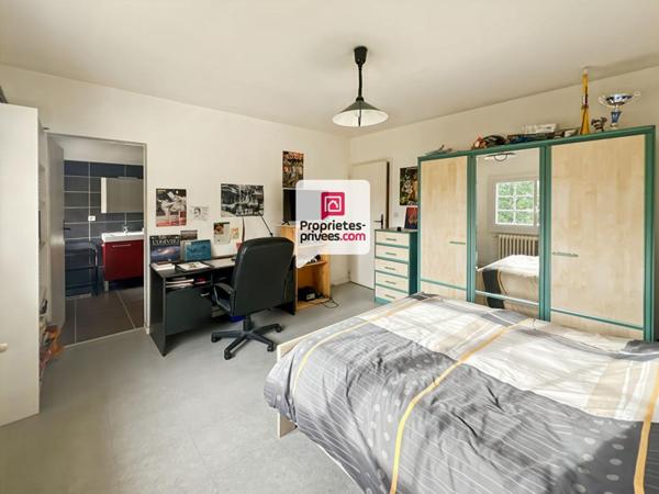 Propriété 4 logements - 17 hectares - piscine et dépendances