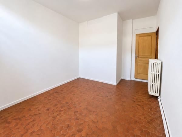 RUE JEAN-MOULIN - APPARTEMENT T3 AVEC JARDIN
