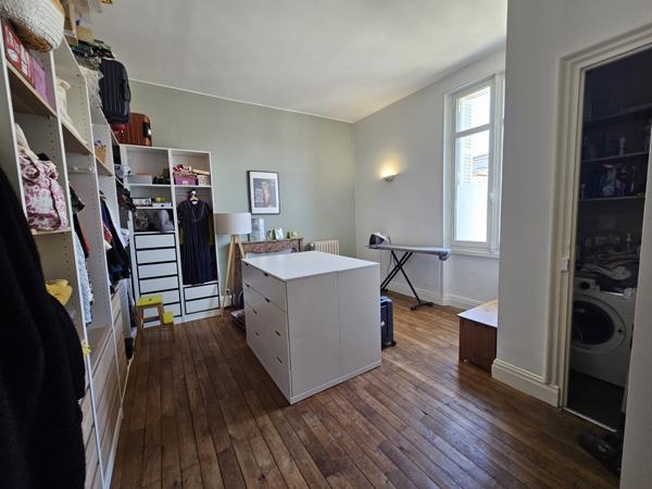 POITIERS Plateau, Maison familiale avec jardin, piscine, garage et locatifs indépendants.