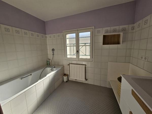 POITIERS Plateau, Maison familiale avec jardin, piscine, garage et locatifs indépendants.