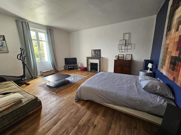 POITIERS Plateau, Maison familiale avec jardin, piscine, garage et locatifs indépendants.