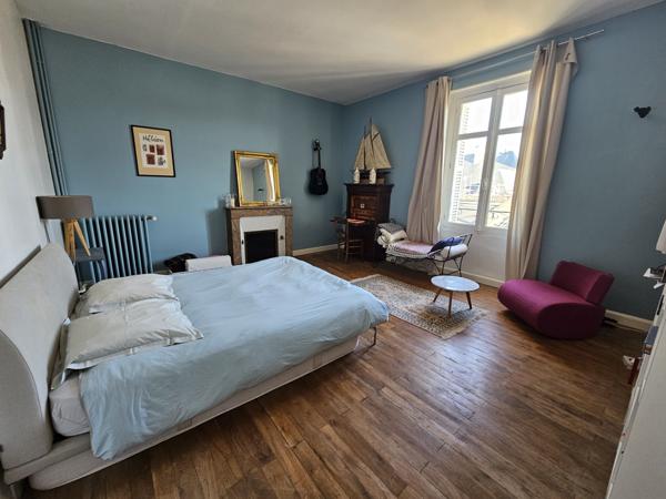 POITIERS Plateau, Maison familiale avec jardin, piscine, garage et locatifs indépendants.