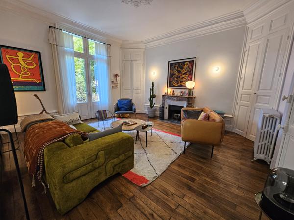 POITIERS Plateau, Maison familiale avec jardin, piscine, garage et locatifs indépendants.