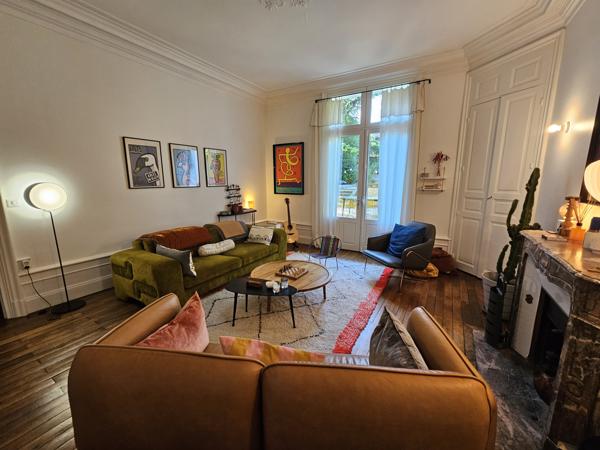 POITIERS Plateau, Maison familiale avec jardin, piscine, garage et locatifs indépendants.