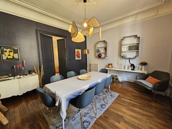 POITIERS Plateau, Maison familiale avec jardin, piscine, garage et locatifs indépendants.