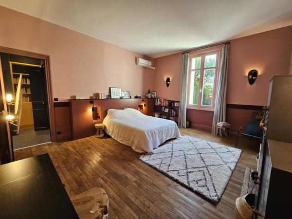 POITIERS Plateau, Maison familiale avec jardin, piscine, garage et locatifs indépendants.