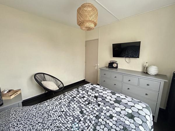 Joli appartement au sein d'une résidence calme à proximité de la gare.