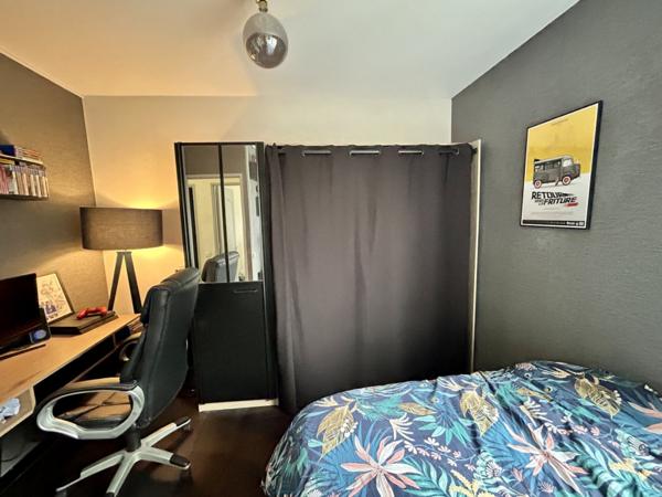 Joli appartement au sein d'une résidence calme à proximité de la gare.