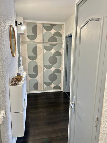 Joli appartement au sein d'une résidence calme à proximité de la gare.