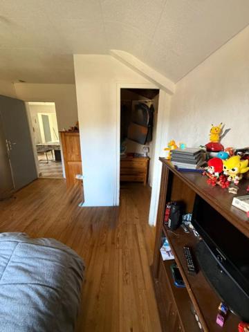 Appartement PASSY 87 M2 , 5 pièces 276000 euros