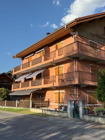 Appartement PASSY 87 M2 , 5 pièces 276000 euros