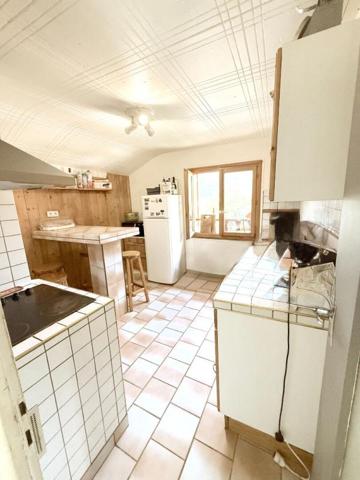 Appartement PASSY 87 M2 , 5 pièces 276000 euros