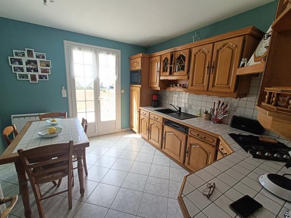 Maison très bon état avec sous sol et joli terrain sans vis à vis