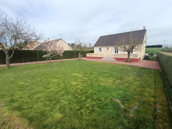 Maison très bon état avec sous sol et joli terrain sans vis à vis