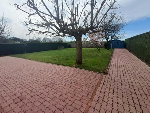 Maison très bon état avec sous sol et joli terrain sans vis à vis