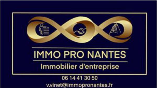 A VENDRE - LABORATOIRE - Montaigu Vendee - 1 200 m2