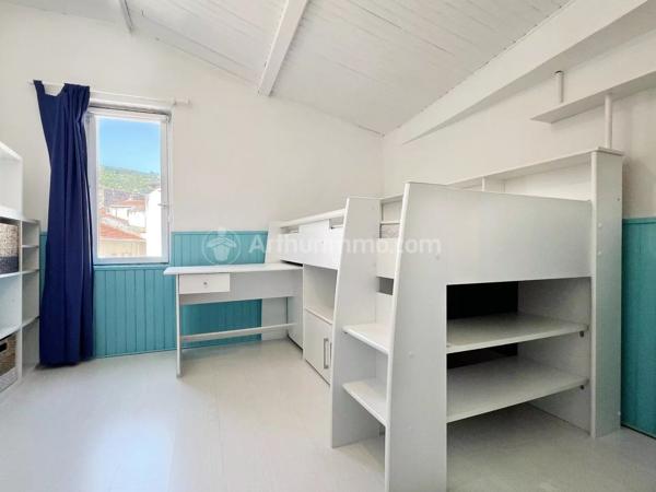 Vente                                                      Maison
                        
                     6 pièces                      116 m2                     à Royat