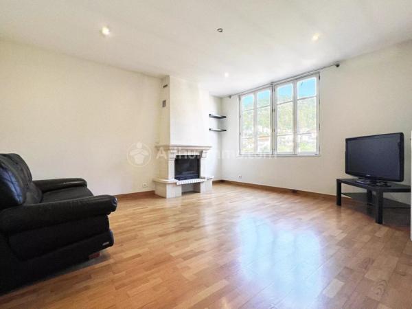 Vente                                                      Maison
                        
                     6 pièces                      116 m2                     à Royat