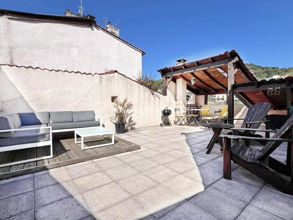Vente                                                      Maison
                        
                     6 pièces                      116 m2                     à Royat