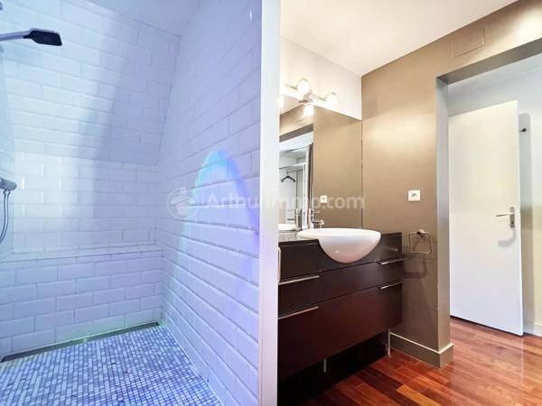 Vente                                                      Maison
                        
                     6 pièces                      116 m2                     à Royat