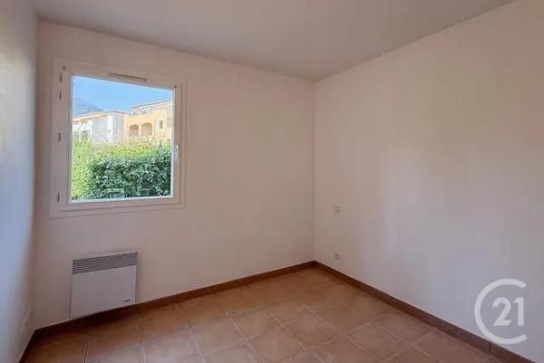 Appartement T3 à vendre  3 pièces - 51 m 2   CAVALAIRE SUR MER  - 83