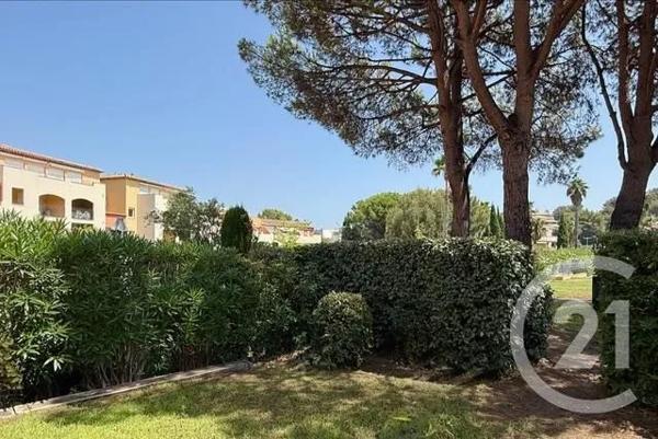 Appartement T3 à vendre  3 pièces - 51 m 2   CAVALAIRE SUR MER  - 83