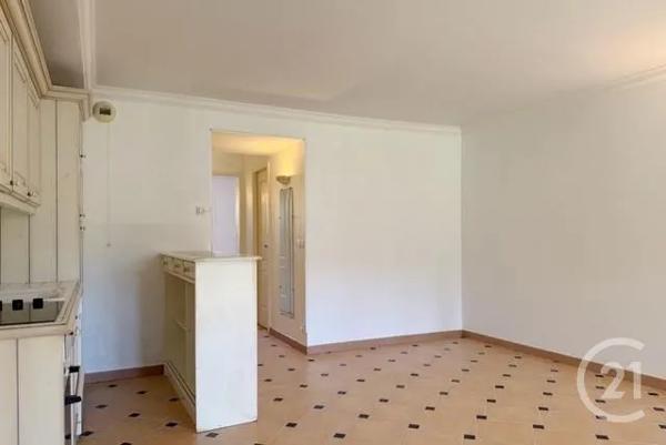 Appartement T3 à vendre  3 pièces - 51 m 2   CAVALAIRE SUR MER  - 83