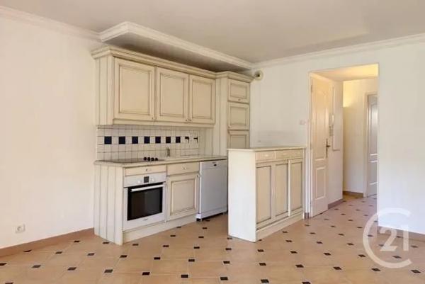 Appartement T3 à vendre  3 pièces - 51 m 2   CAVALAIRE SUR MER  - 83