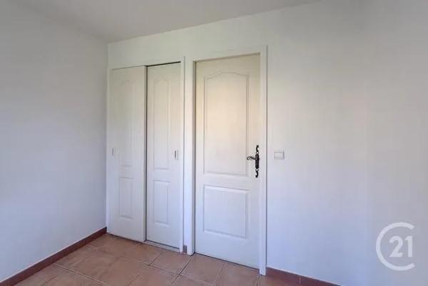 Appartement T3 à vendre  3 pièces - 51 m 2   CAVALAIRE SUR MER  - 83