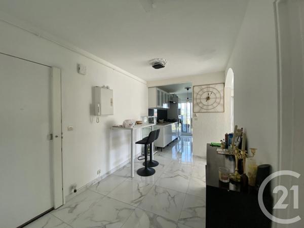 Appartement T4 à vendre  4 pièces - 75 m 2   MARSEILLE  - 13010