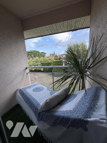 A VENDRE DINARD – BOULEVARD DE LA MER – SUPERBE APPARTEMENT TII RÉNOVÉ – TROIS BALCONS 