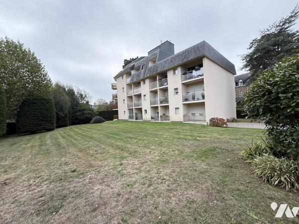 A VENDRE DINARD – BOULEVARD DE LA MER – SUPERBE APPARTEMENT TII RÉNOVÉ – TROIS BALCONS 