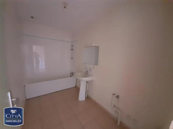 Maison à louer 4 pièces 95.8m² Angoulême (16000)