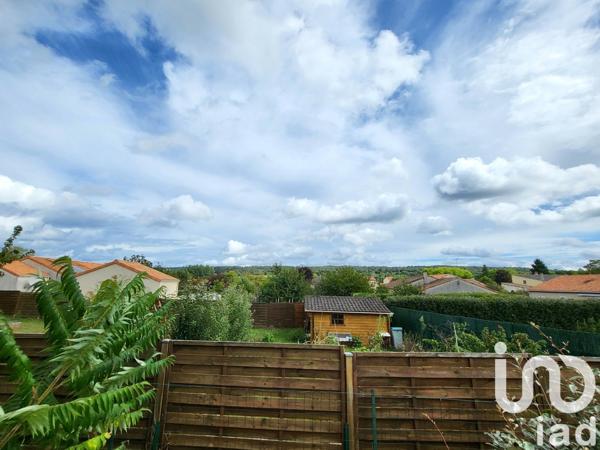 Pavillon 5 pièces de 95 m² à Vouneuil-sur-Vienne (86210)